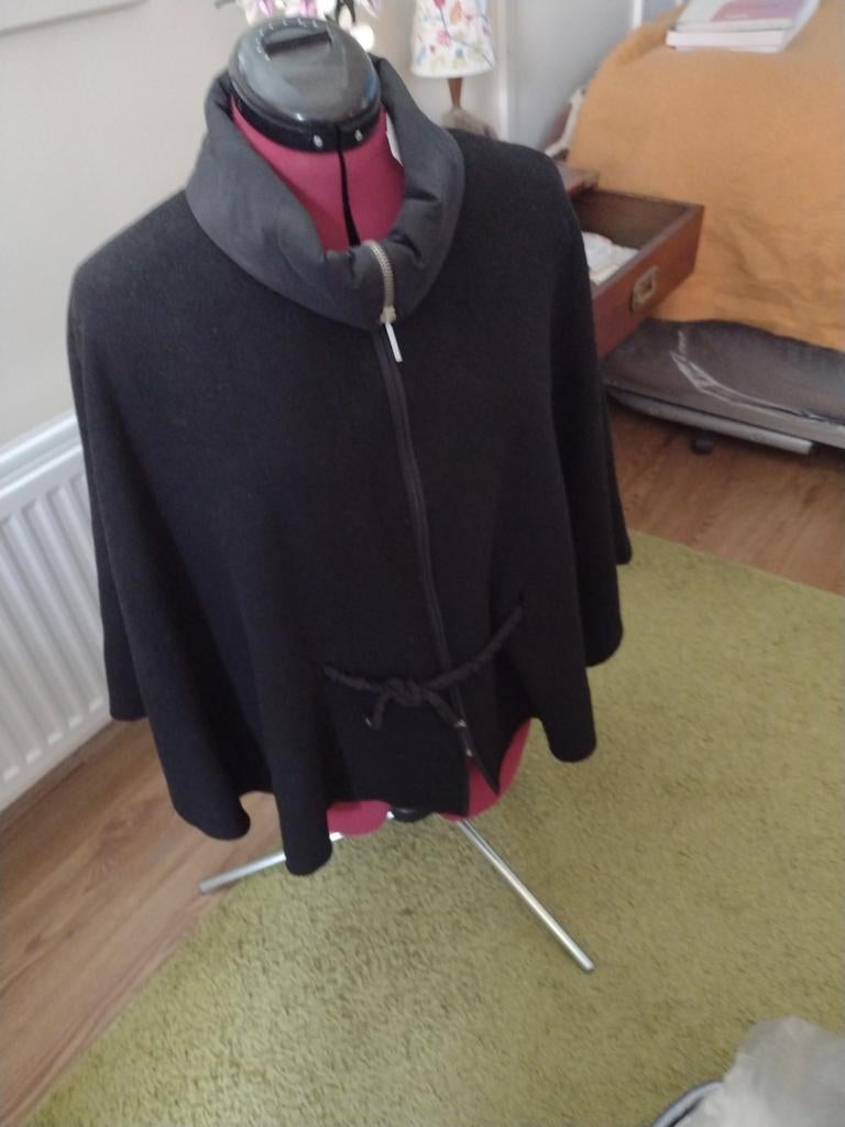 Cape met col, merk Damo, Ophalen of Verzenden, Zo goed als nieuw, Maat 46/48 (XL) of groter