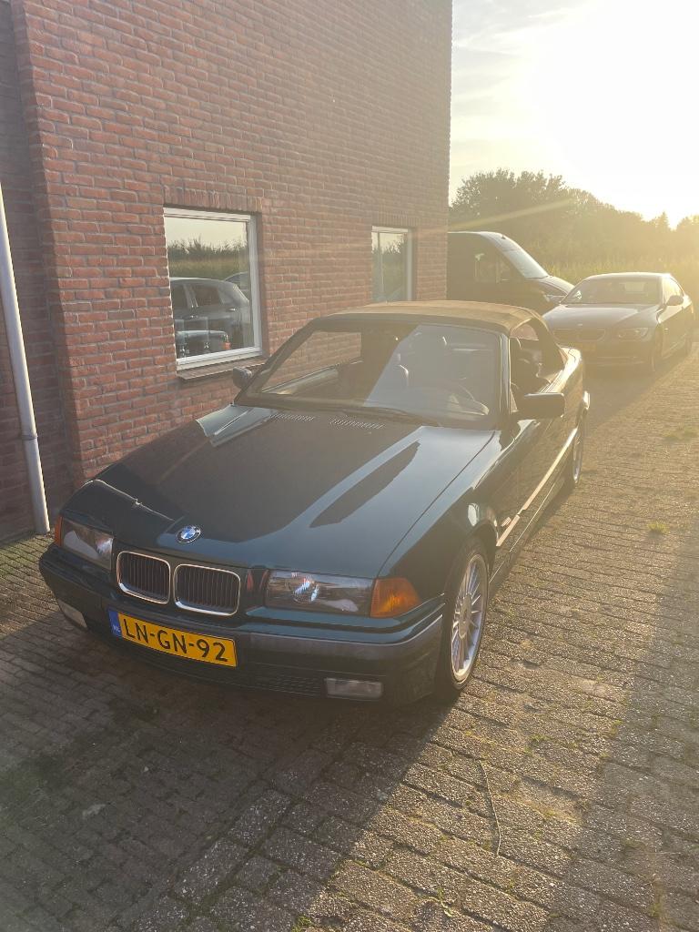BMW 3-Serie 2.5 I 325 Cabriolet AUT E2 1995 Groen, Auto's, BMW, Automaat, Achterwielaandrijving, 74 €/maand, Zwart