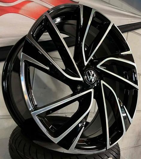 VOLKSWAGEN GOLF 8 GTI ADELAIDE LOOK VELGEN 18/19 INCH 5X112, Ophalen, Overige, Overige, Banden en Velgen