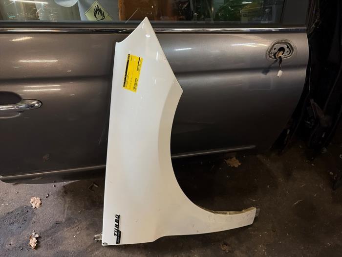 Scherm rechts-voor van een Mercedes B-Klasse (650), Gebruikt, -, -, 3 maanden garantie