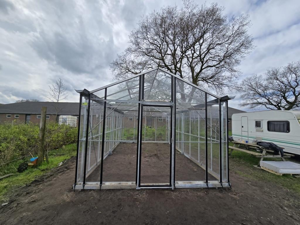Hobbykas 342x580cm stormvast refurbished incl. Montage, Ophalen, Glas, Zo goed als nieuw, Aluminium