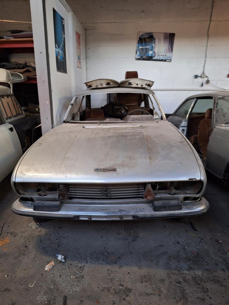 Verschillende  peugeot 504 coupé restauratieobjecten, 1971 cc, Handgeschakeld, Particulier, 104 pk