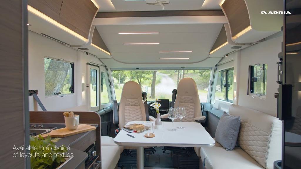 Te huur prachtige complete luxe CAMPER Euro6 van particulier, Caravans en Kamperen