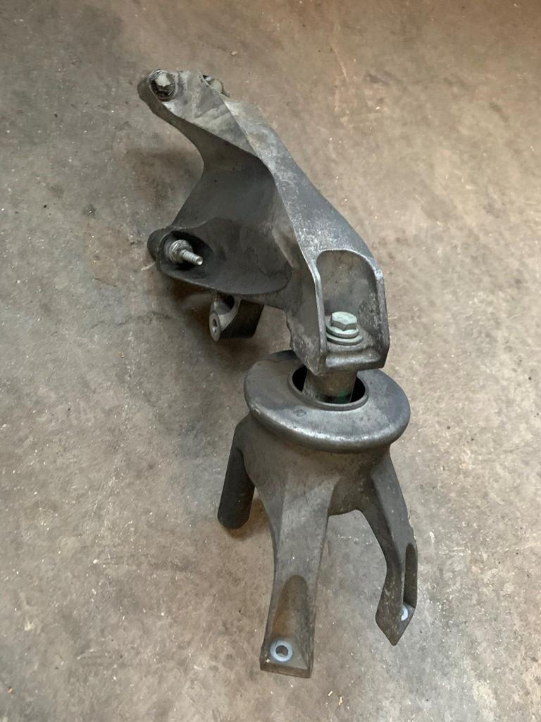 Volkswagen T5 motorsteun, Ophalen of Verzenden, Gebruikt, Volkswagen