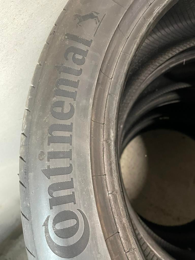 “235 45 18 continental. Demo. puntjes zitten er nog op”, Auto-onderdelen, Banden en Velgen, Ophalen, 18 inch, Gebruikt, 235 mm