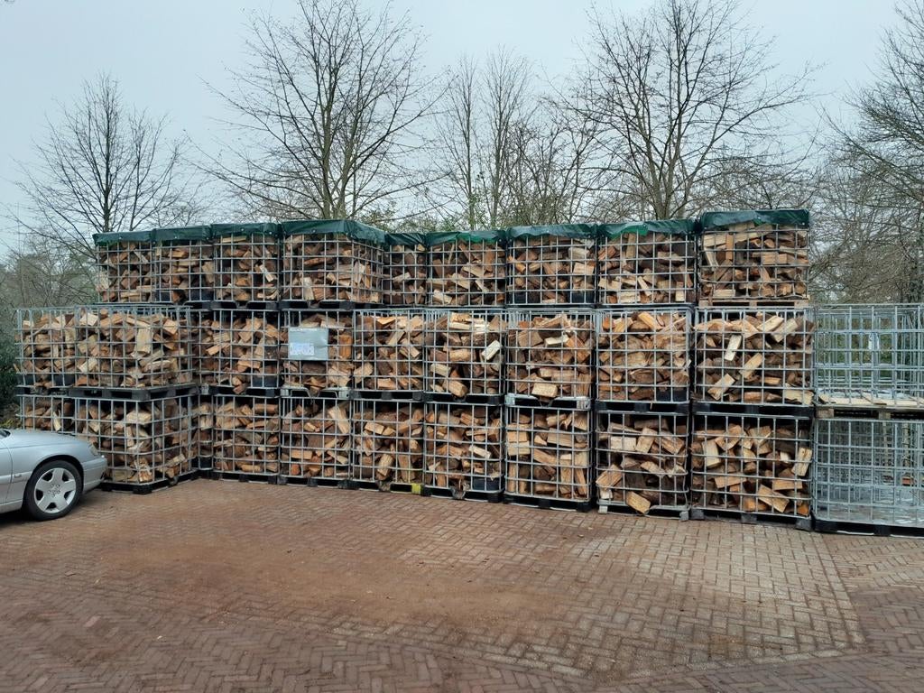 Droog Brandhout,€ 125 p/m3 Eiken(85%), Essen(15%), 6 m³ of meer, Ophalen of Verzenden, Eikenhout, Blokken