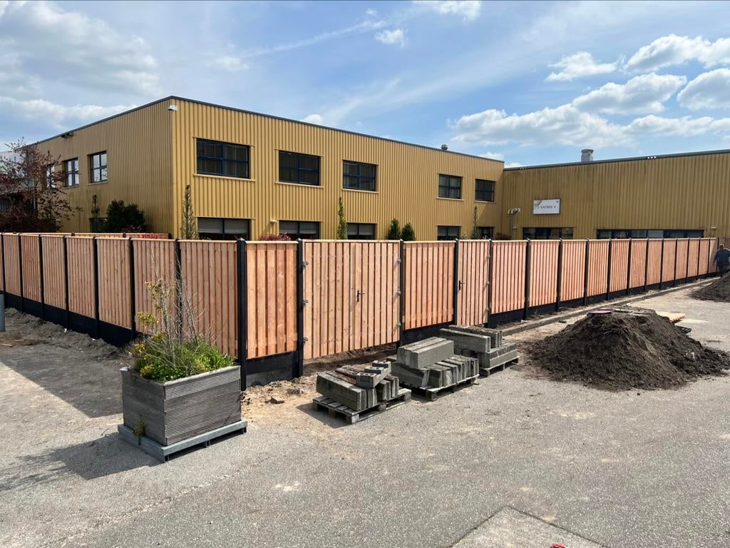 Hout-Beton Schutting v.a.€110 Regio Noord-Nederland, Tuin en Terras, Schuttingen, Ophalen, Nieuw, Hout