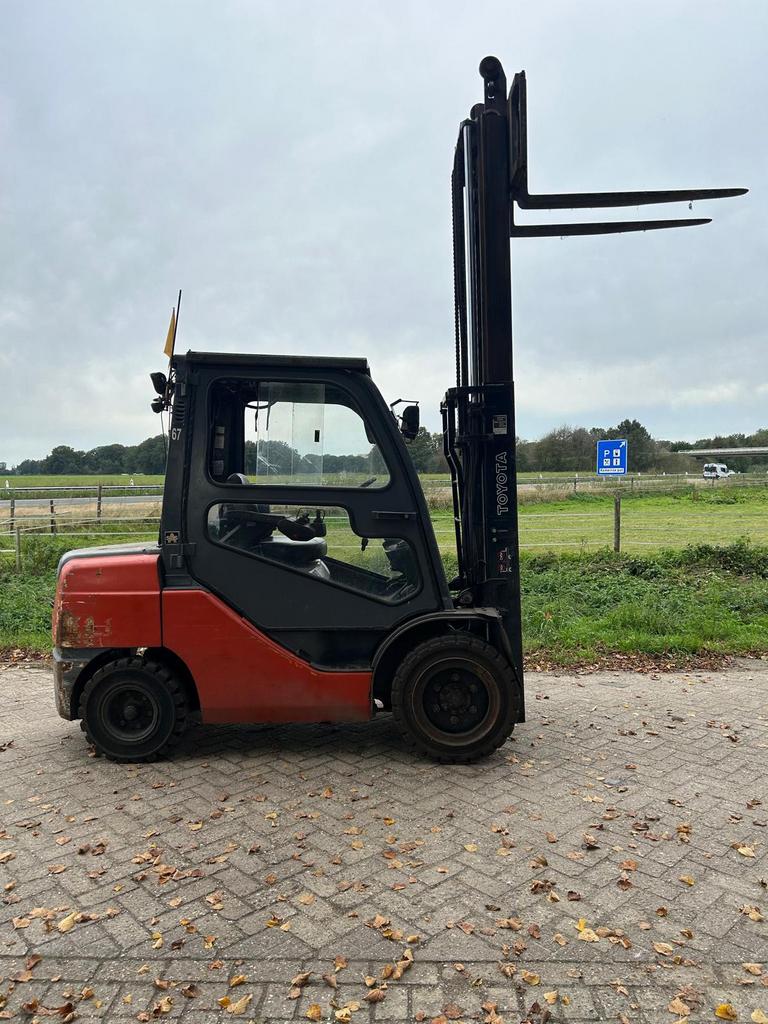 Diverse heftrucks, Ophalen, Transport
