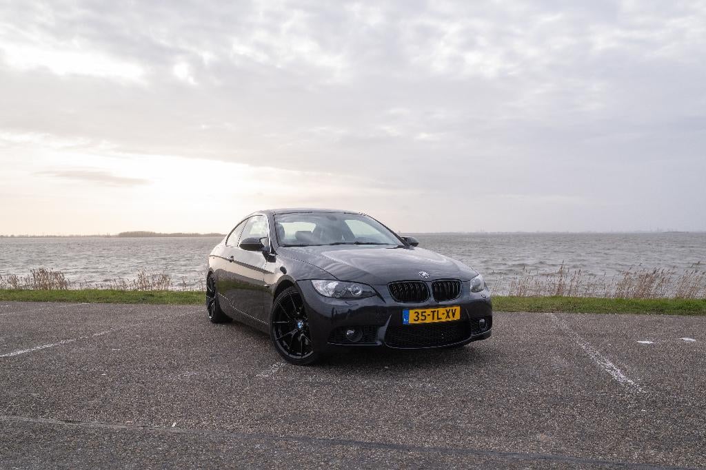BMW 3-Serie 2.5 I 325 Coupe 2006 Zwart, Auto's, BMW, 745 kg, Achterwielaandrijving, Zwart, 2497 cc