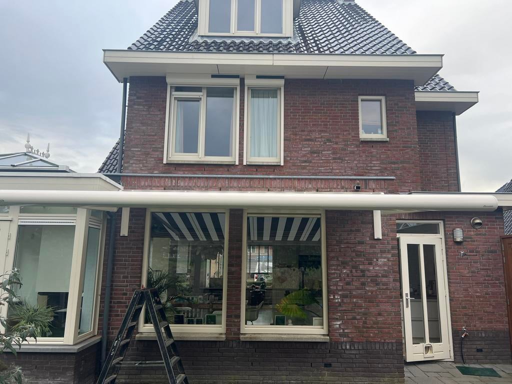 Monteur rolluiken zonnenscherm en screens, Tuin en Terras, Zonneschermen, Ophalen of Verzenden, Knikarmscherm