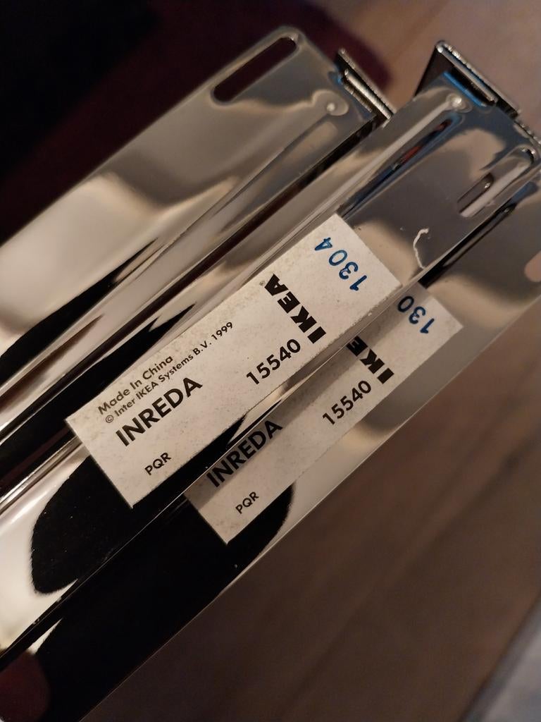 Ikea Inreda wijnflesrekken, Ophalen