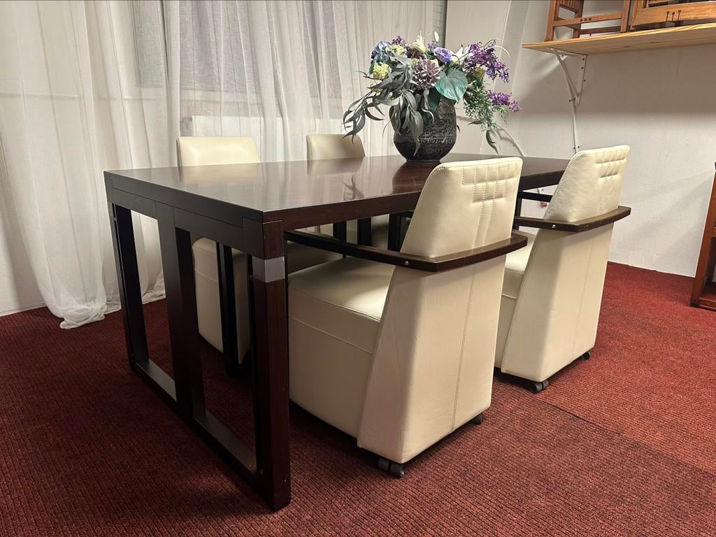 Schuitema decoforma eethoek tafel en 4 Cason stoelen, Huis en Inrichting, Ophalen, Zo goed als nieuw, 4 tot 6 stoelen