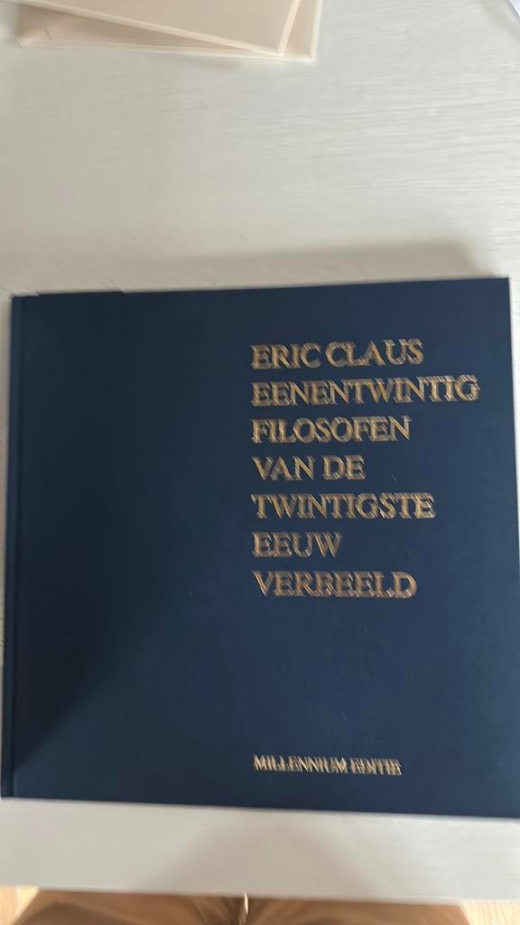 Kunstboek Eric Claus 21 filosofen van de 20e eeuw verbeeld, Ophalen of Verzenden
