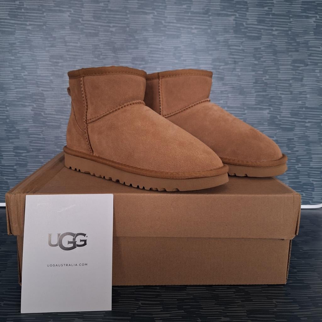 UGG Classic Mini - Bruin, UGG, Bruin, Lage of Enkellaarzen, Nieuw