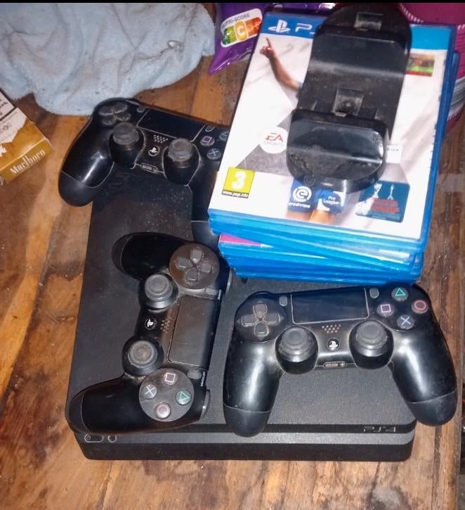 PS4 Slim 1TB + 3 Controllers + 7 Games, Spelcomputers en Games, Spelcomputers | Sony PlayStation 4, Ophalen of Verzenden, 1 TB