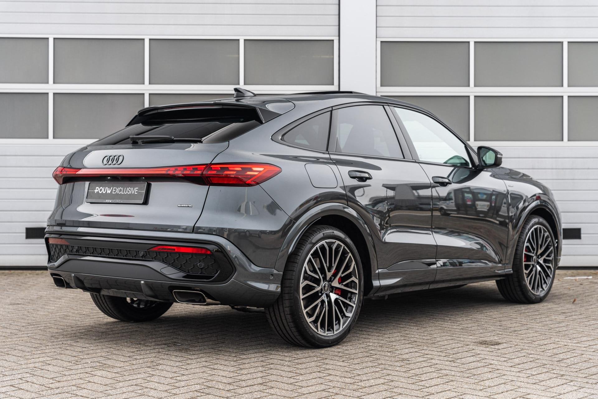 Audi Q5 Sportback 2.0 e-hybrid 367pk quattro S edition Compe, Auto's, Automaat, 12 maanden, 4 cilinders, 150 min