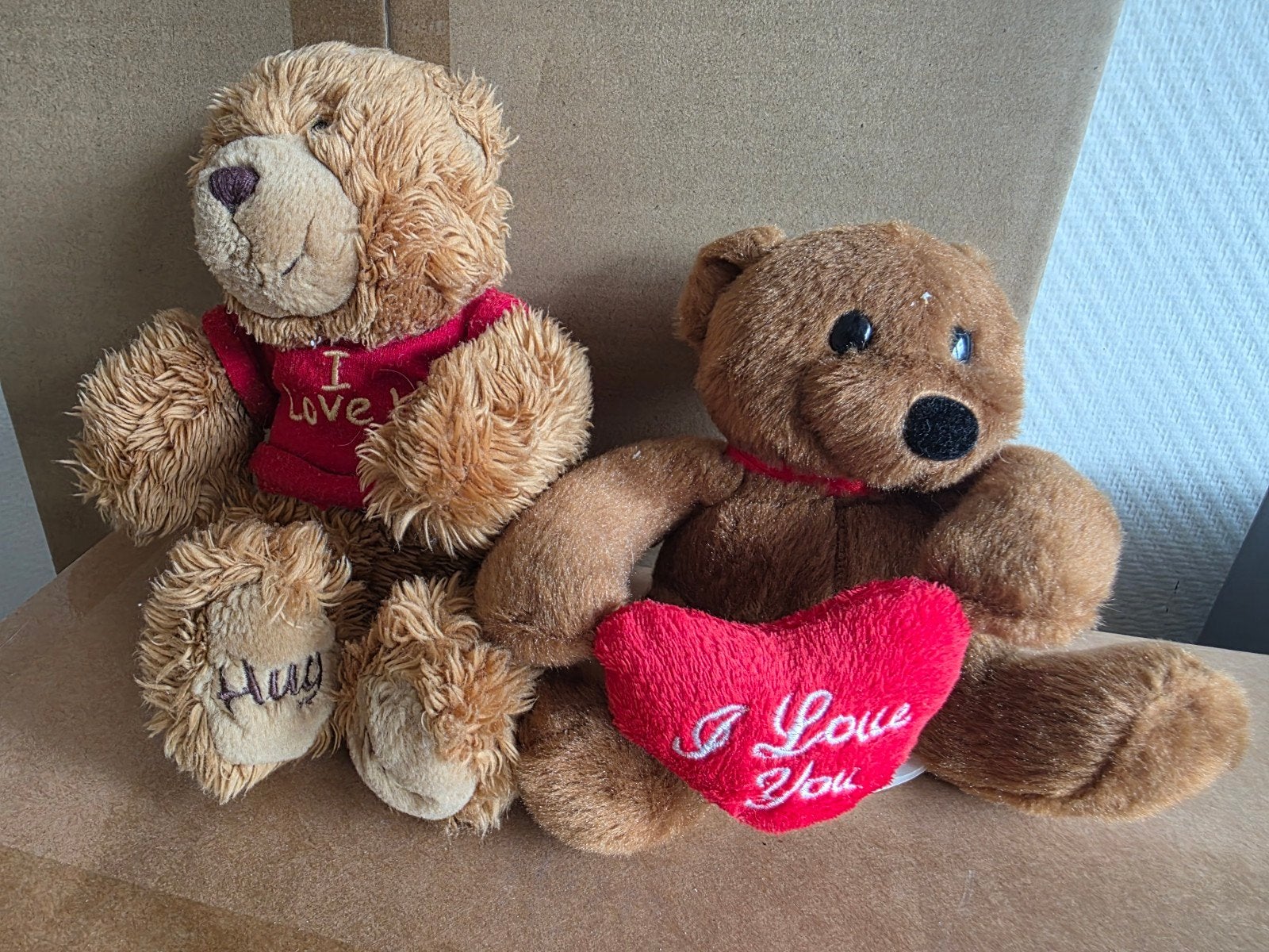 Twee schattige teddyberen met hartjes, Ophalen, Zo goed als nieuw, Stoffen beer, Overige merken