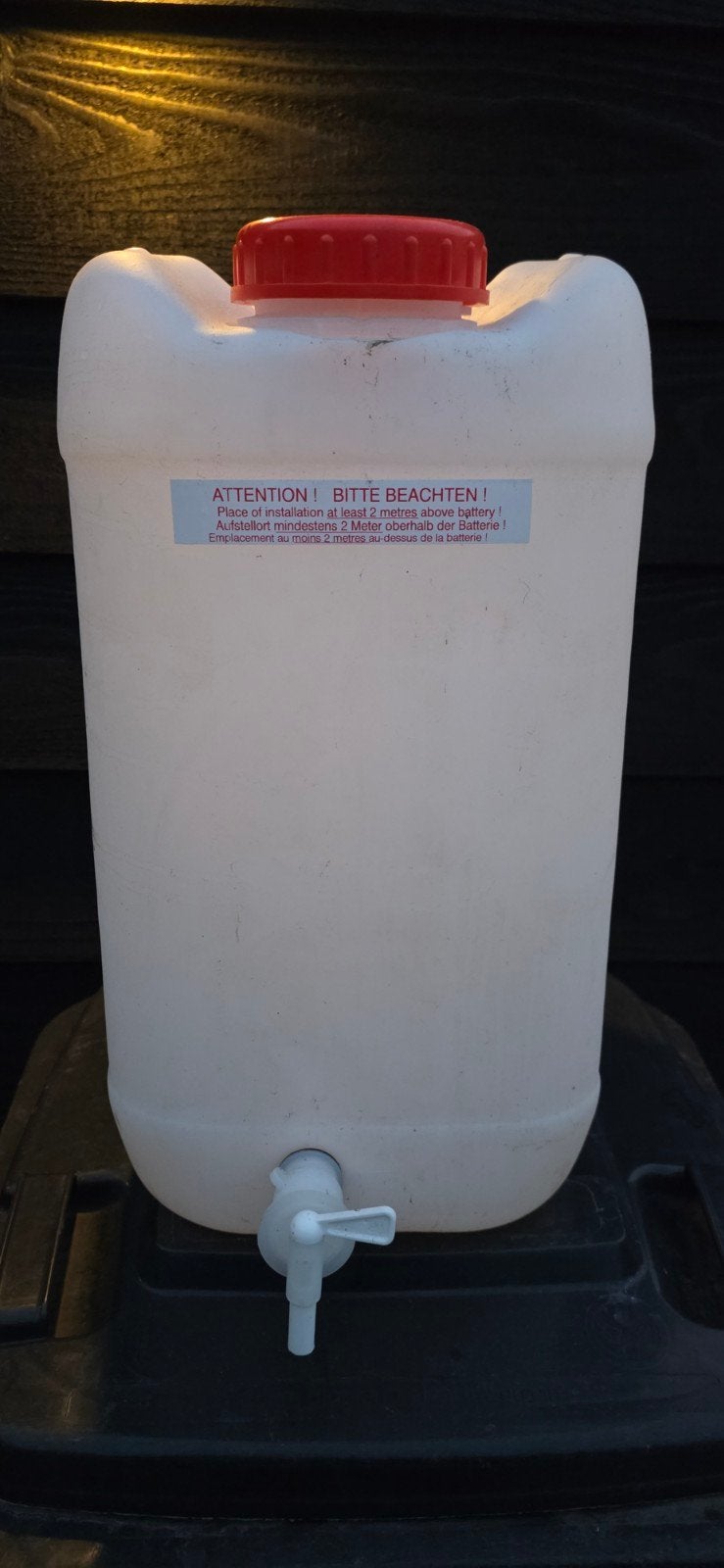 Water jerrycan met tapkraan - druppelt licht, Ophalen, Gebruikt