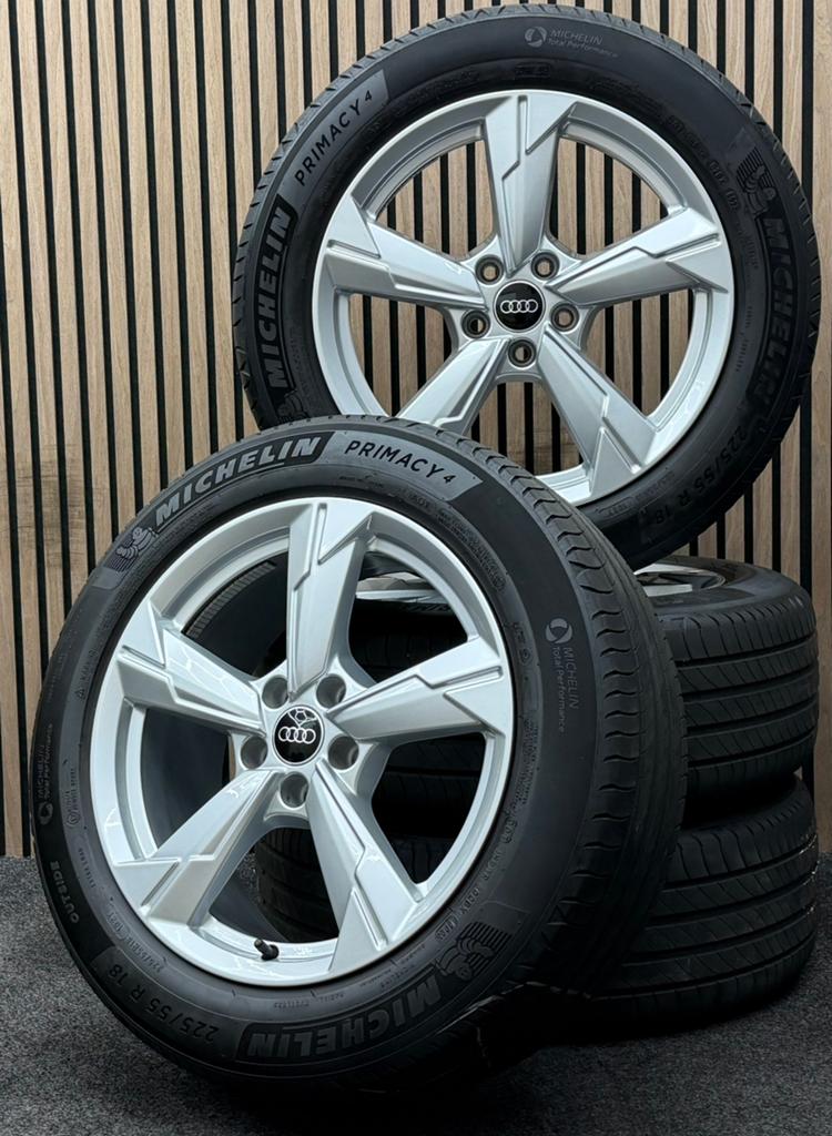 Originele 18 inch Audi A6 C8 5x112 ET39 Michelin 225/55/18, Ophalen, 18 inch, ., Banden en Velgen