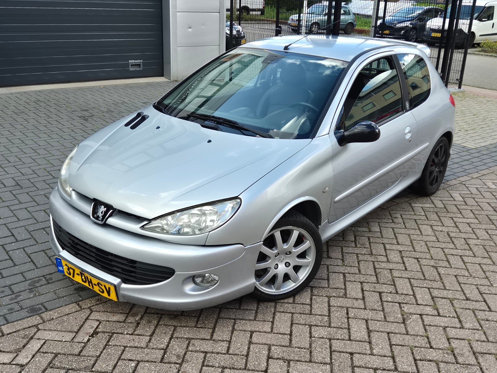 Peugeot 206 2.0 Grande Tourisme 16V 1999 Grijs, 1025 kg, 40 €/maand, 4 cilinders, Origineel Nederlands