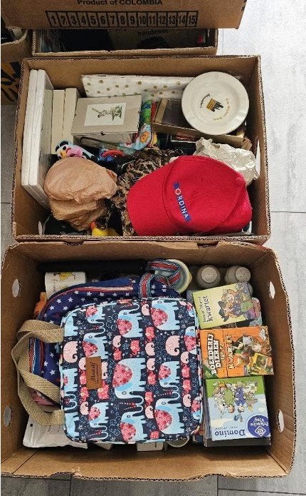 2 Bananendozen met leuke items voor de rommelmarkt, Ophalen, Zo goed als nieuw