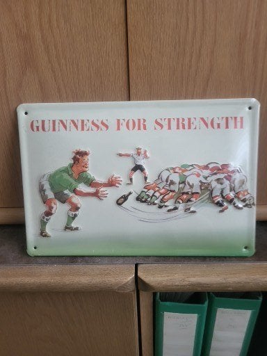 GUINNESS BEER -338- BEER FOR STRENGHT WITH RUGBY., Ophalen, Nieuw, Reclamebord, Plaat of Schild, Overige merken