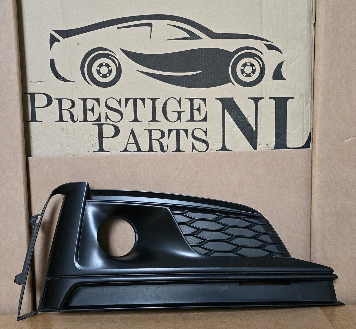 Voorbumper Rooster AUDI A5 8W6 S-LINE 8W6807682G Rechts, Gebruikt, -, Ophalen of Verzenden, -