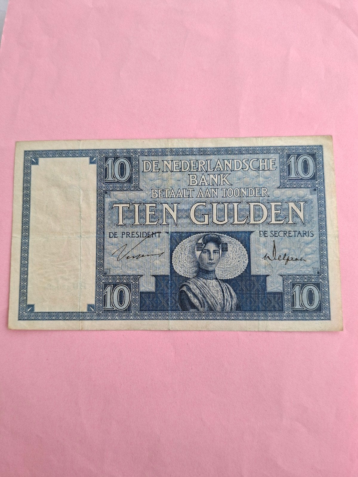10 gulden Zeeuws Meisje uit 1925 ZF
Serie nummer HU 42698
PL, Postzegels en Munten, Ophalen of Verzenden, 10 gulden, Los biljet