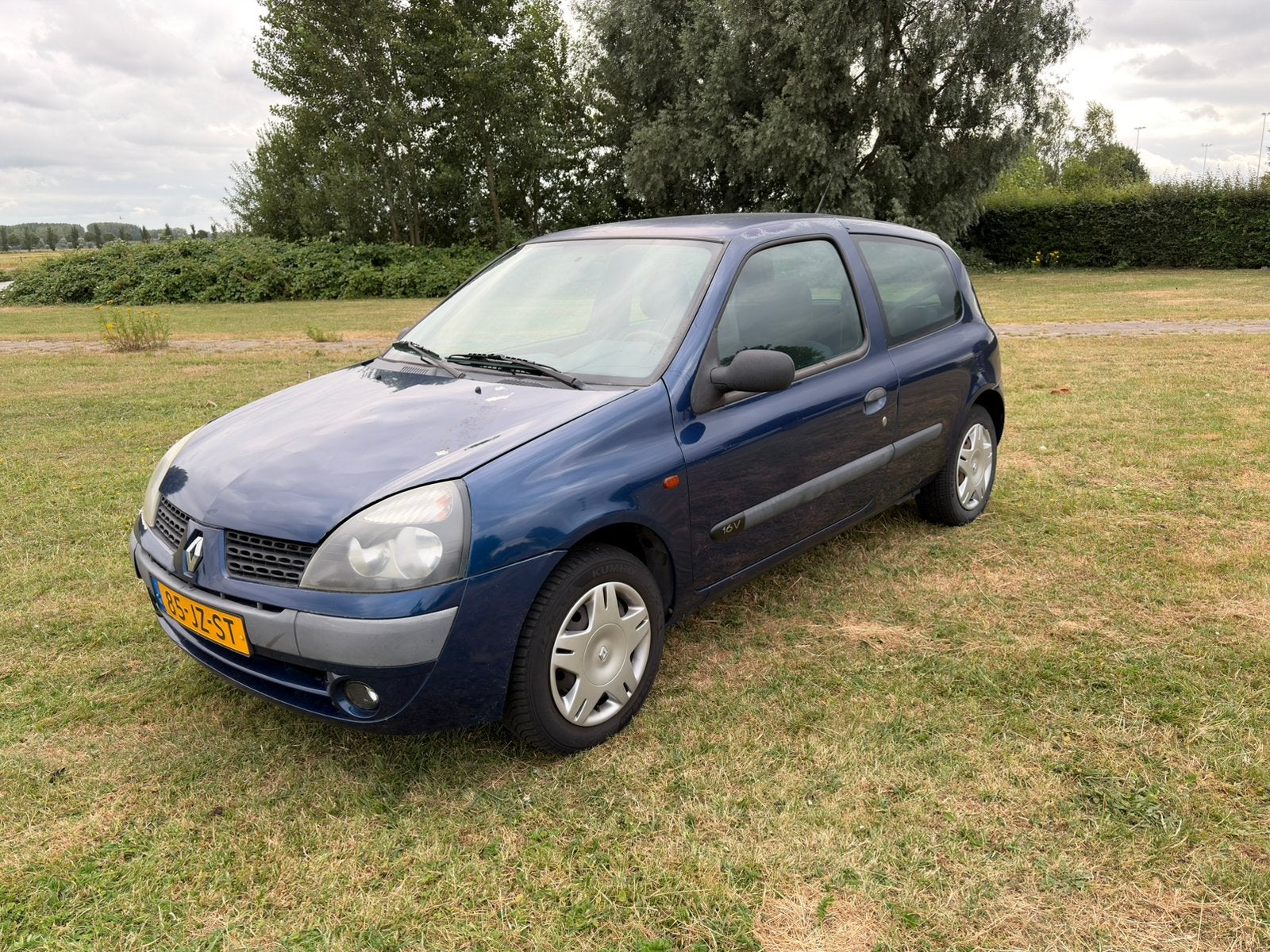 Renault Clio 1.2 16V 3DR 2002 Blauw, Airco, 128.538km!!, Auto's, Renault, 74 pk, 31 €/maand, 4 cilinders, Blauw