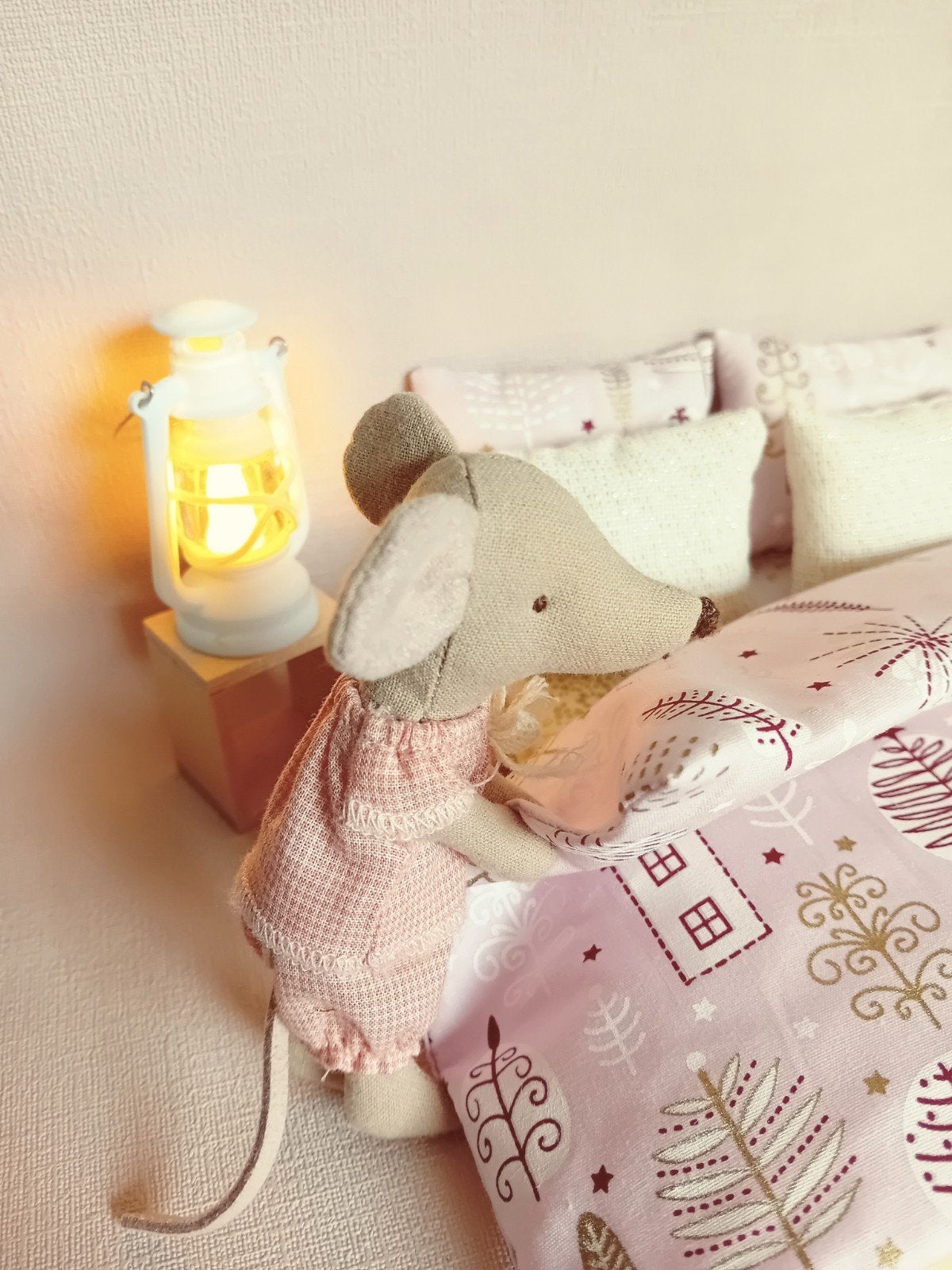 Nieuw lief houten palletbed muizenhuis/poppenhuis • Maileg, Verzenden, Nieuw, Poppenhuis