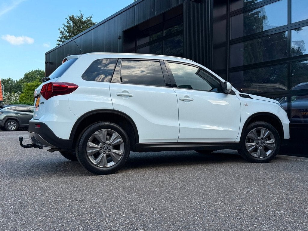 Suzuki Vitara 1.0 Boosterjet Led Navi Camera Trekh., Auto's, Suzuki, Voorwielaandrijving, Gebruikt, Euro 6, 400 kg