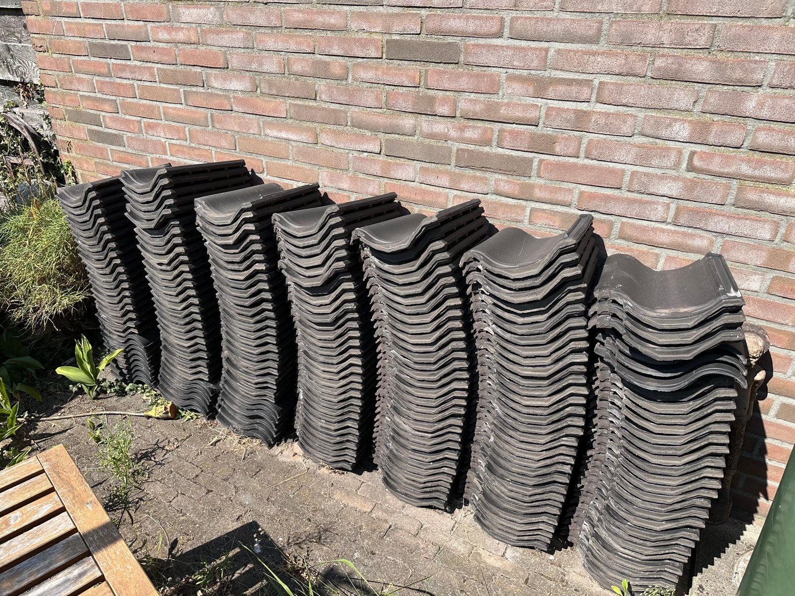 Dakpannen grijs, Ophalen, Steen of Klei, Zo goed als nieuw, Dakpannen