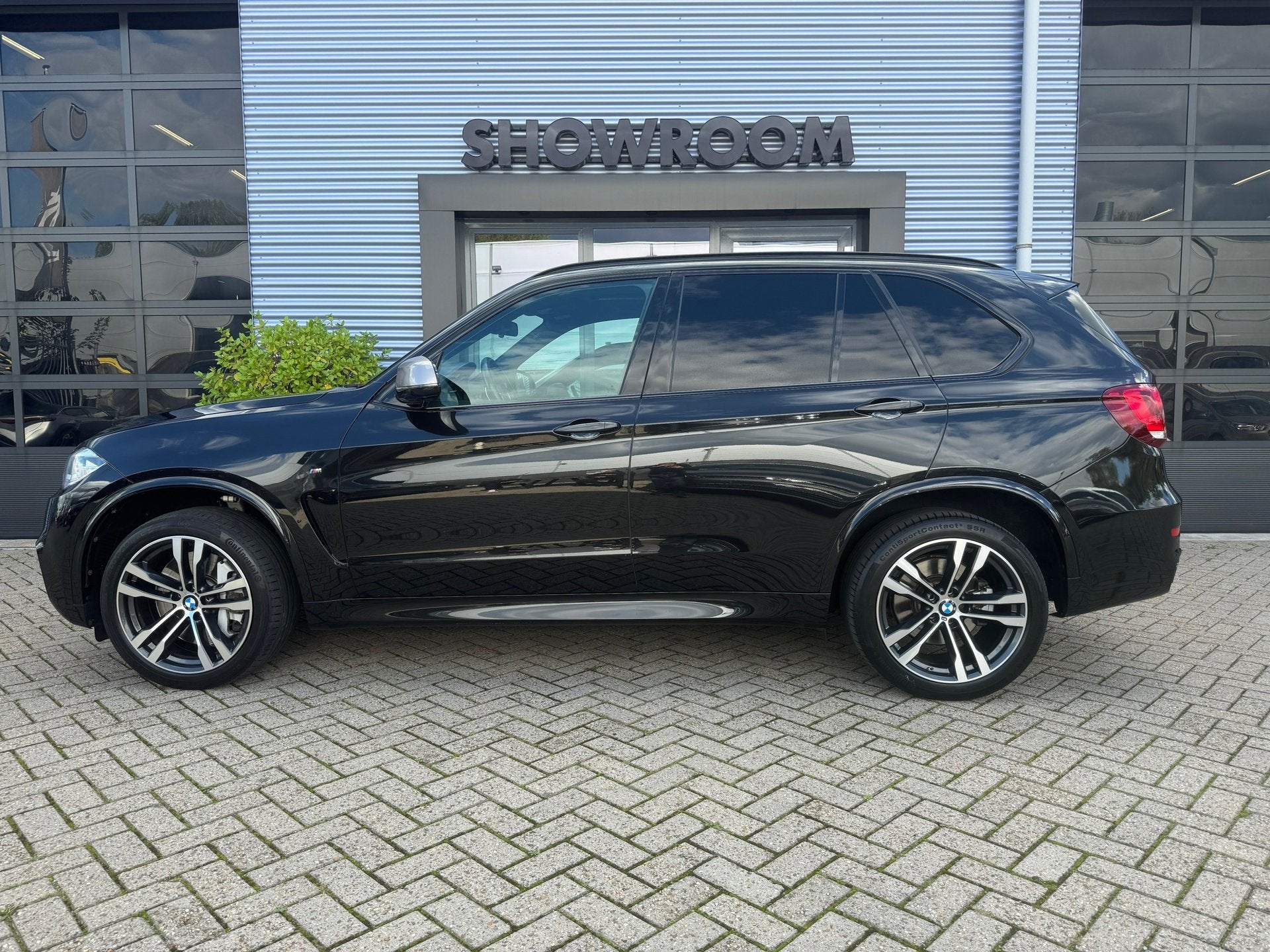 BMW X5 M50d PANO|LEDER|TREKHAAK|DEALER ONDERHOUDEN|STOEL EN, Auto's, Automaat, Dealer onderhouden, 15 km/l, 2993 cc
