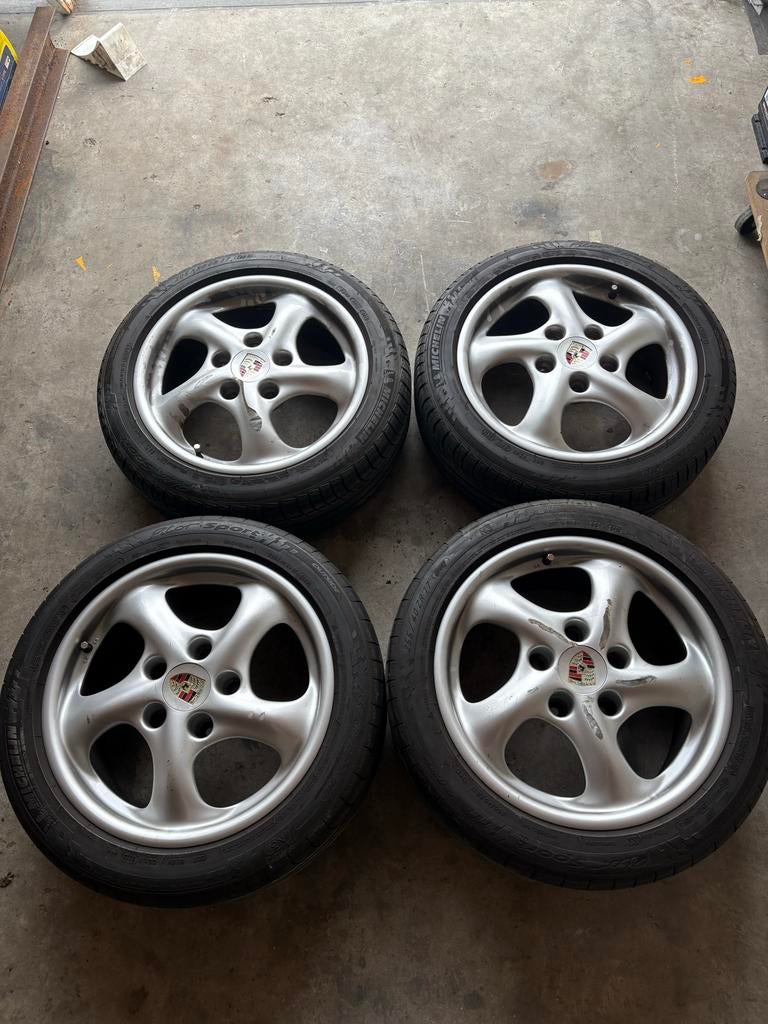 Porsche Velgen met Michelin banden 205/50 R17, Auto-onderdelen, Banden en Velgen, Ophalen, Gebruikt, Banden en Velgen, 17 inch