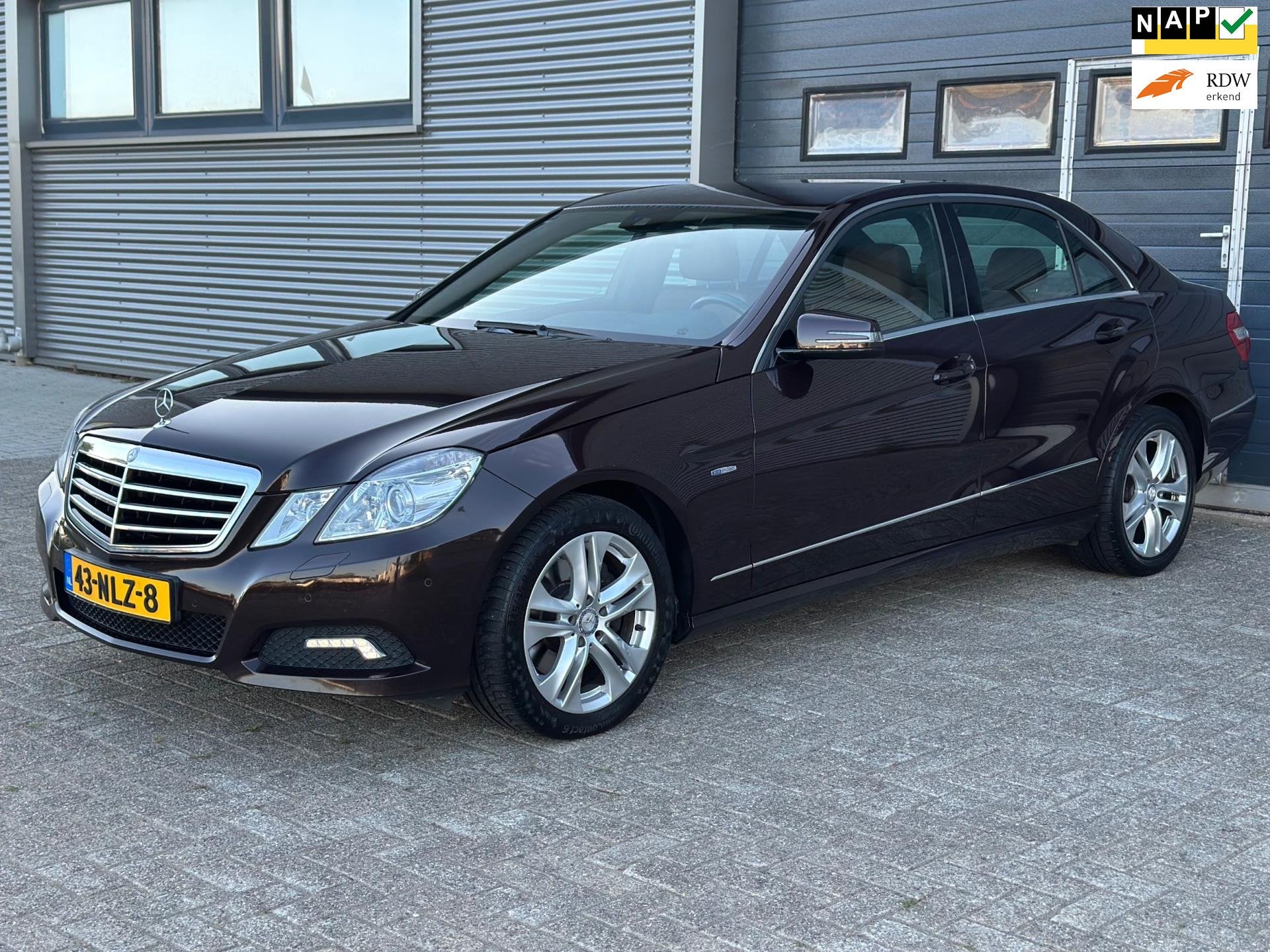 Mercedes-Benz E-klasse 250 CGI Business Class Avantgarde NET, Auto's, Mercedes-Benz, Euro 5, Achterwielaandrijving, Gebruikt, 4 cilinders
