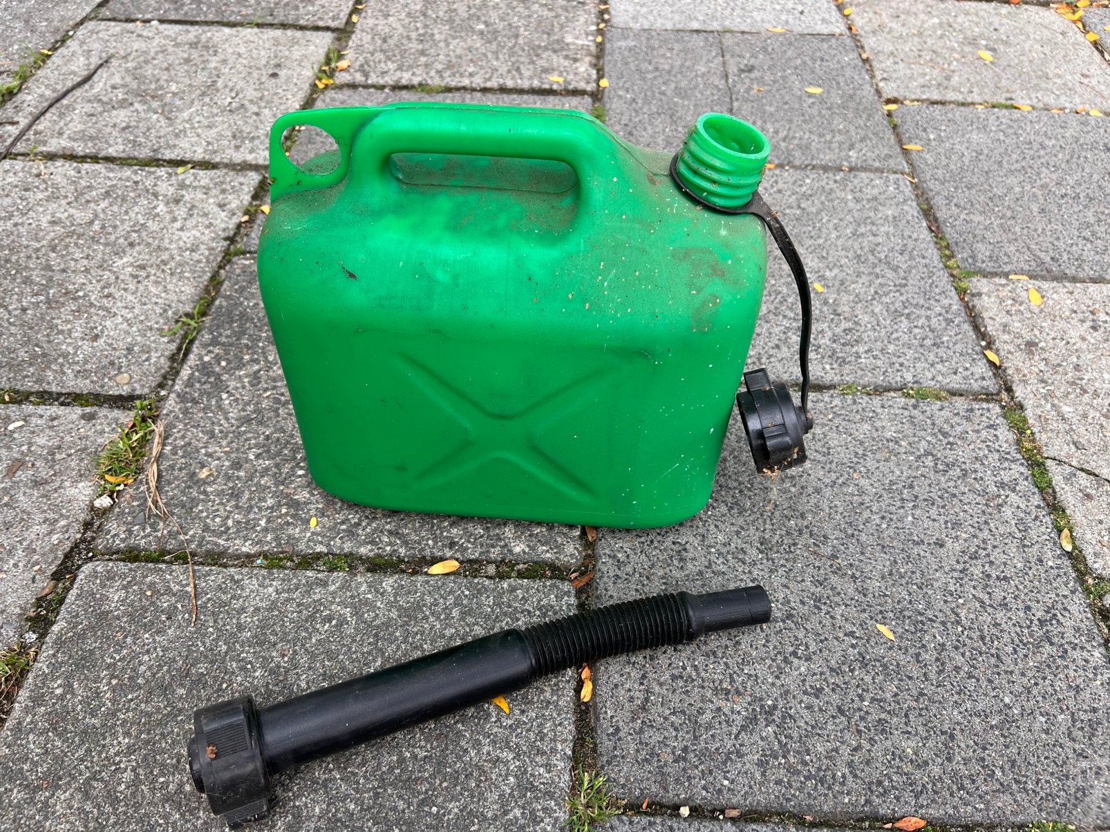 Jerrycan met schenktuit - Groen 5 liter, Ophalen, Gebruikt