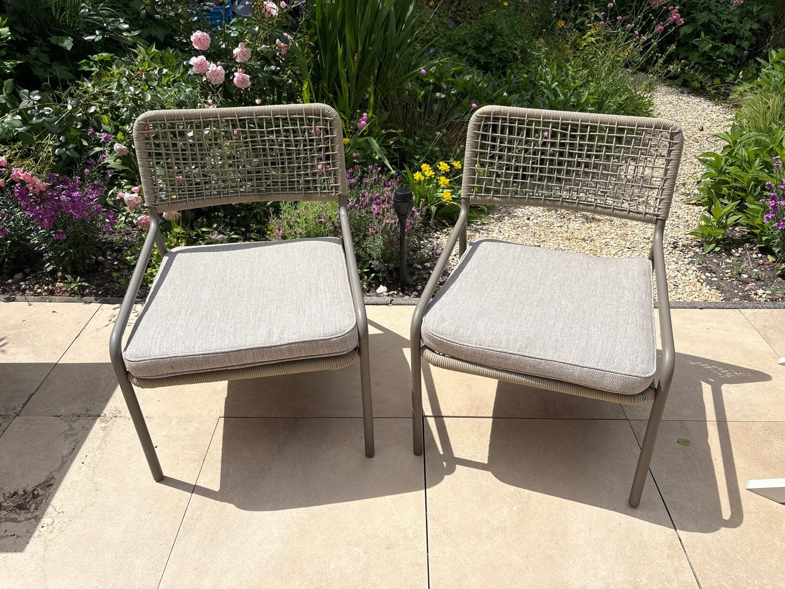 2 Tuinstoelen met kussens - Gekocht bij De Bosrand, Ophalen, Gebruikt, Metaal
