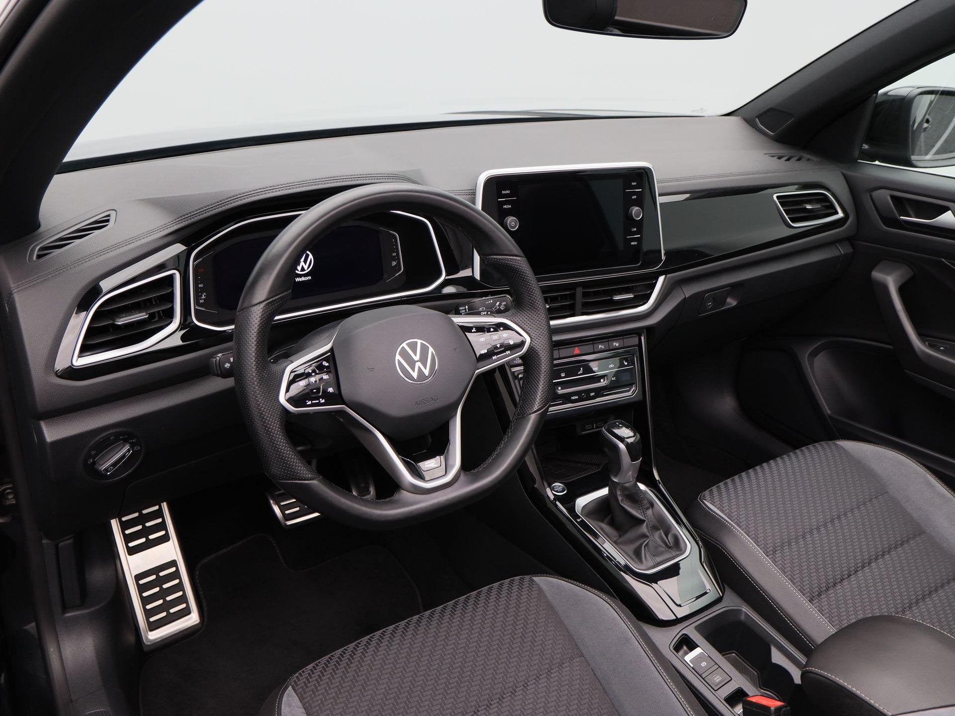 Volkswagen T-Roc Cabrio 1.5 TSi 150 Pk Automaat R-Line | Sto, Auto's, Volkswagen, 4 cilinders, 4 stoelen, Zwart, Bedrijf