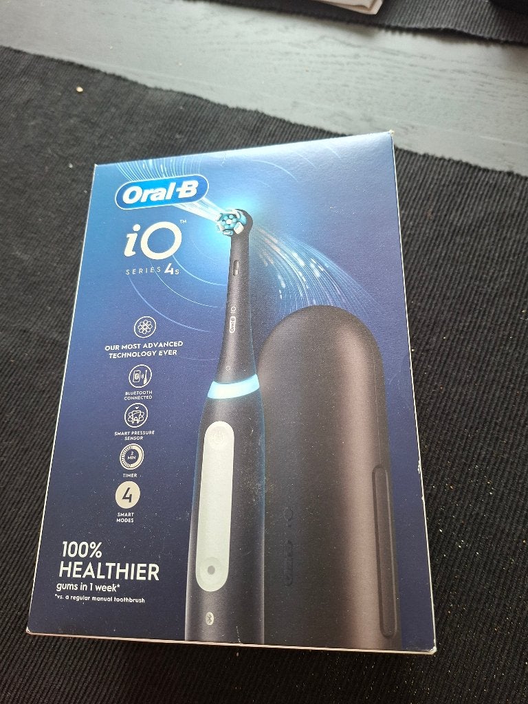Oral-B IO Series 4S Elektrische Tandenborstel, Ophalen of Verzenden, Nieuw, Tandenborstel