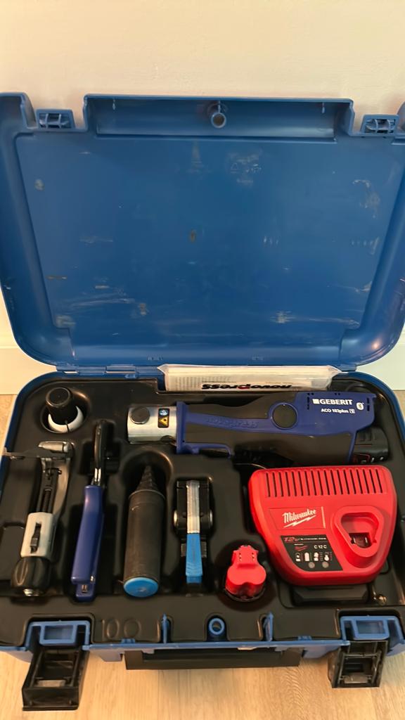 Geberit ACO 103  Persmachine met FlowFit Perssbeck, Doe-het-zelf en Verbouw, Gereedschap | Handgereedschap, Ophalen of Verzenden