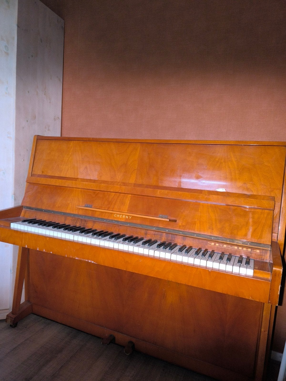 Vintage Oekraïense piano - Gebruikt, Ophalen, Gebruikt, Bruin, Piano