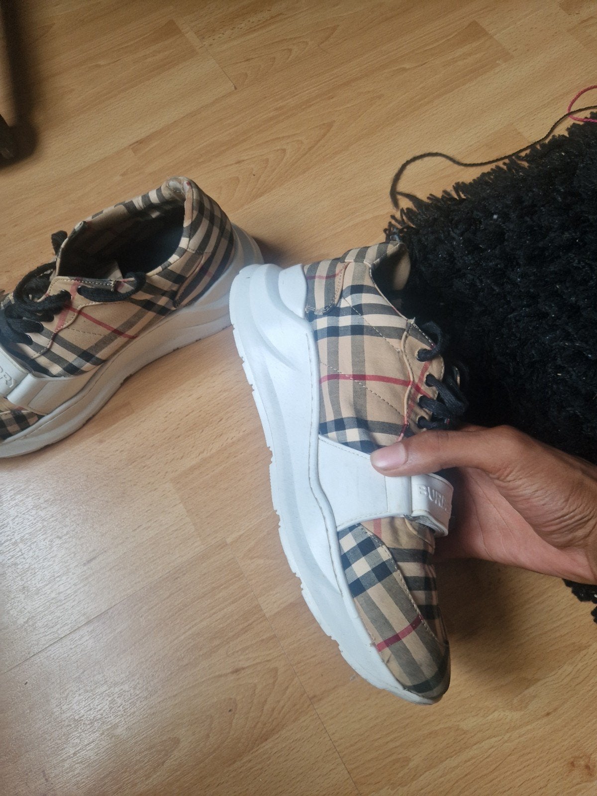 buberry schoenen, Ophalen of Verzenden, Zo goed als nieuw