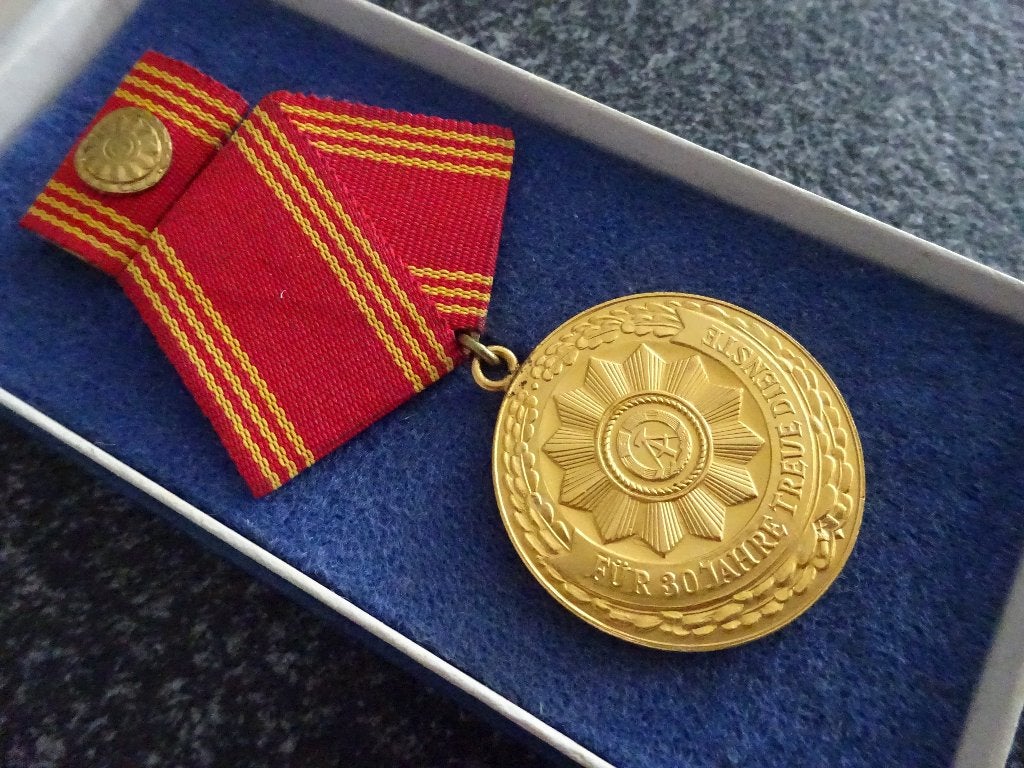 DDR: 30 jahre treue dienste Volkspolizei  (MdI), Ophalen of Verzenden, Landmacht, Duitsland, Embleem of Badge