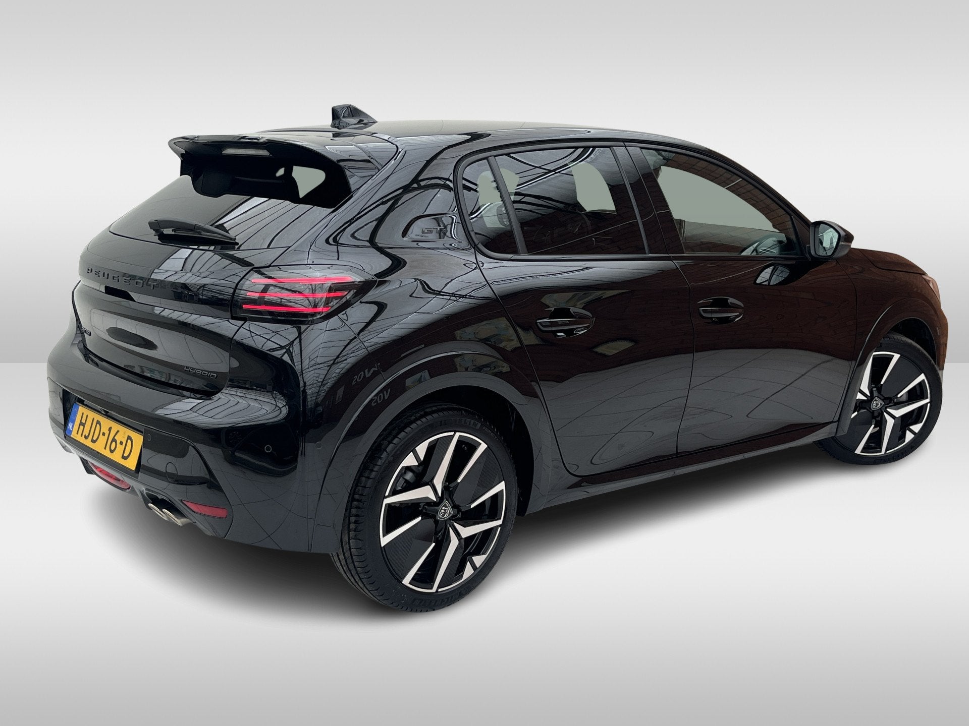 Foto 2 van Peugeot 208 Hybrid 145 e-DCS6 GT Automaat | Camera voor + ac