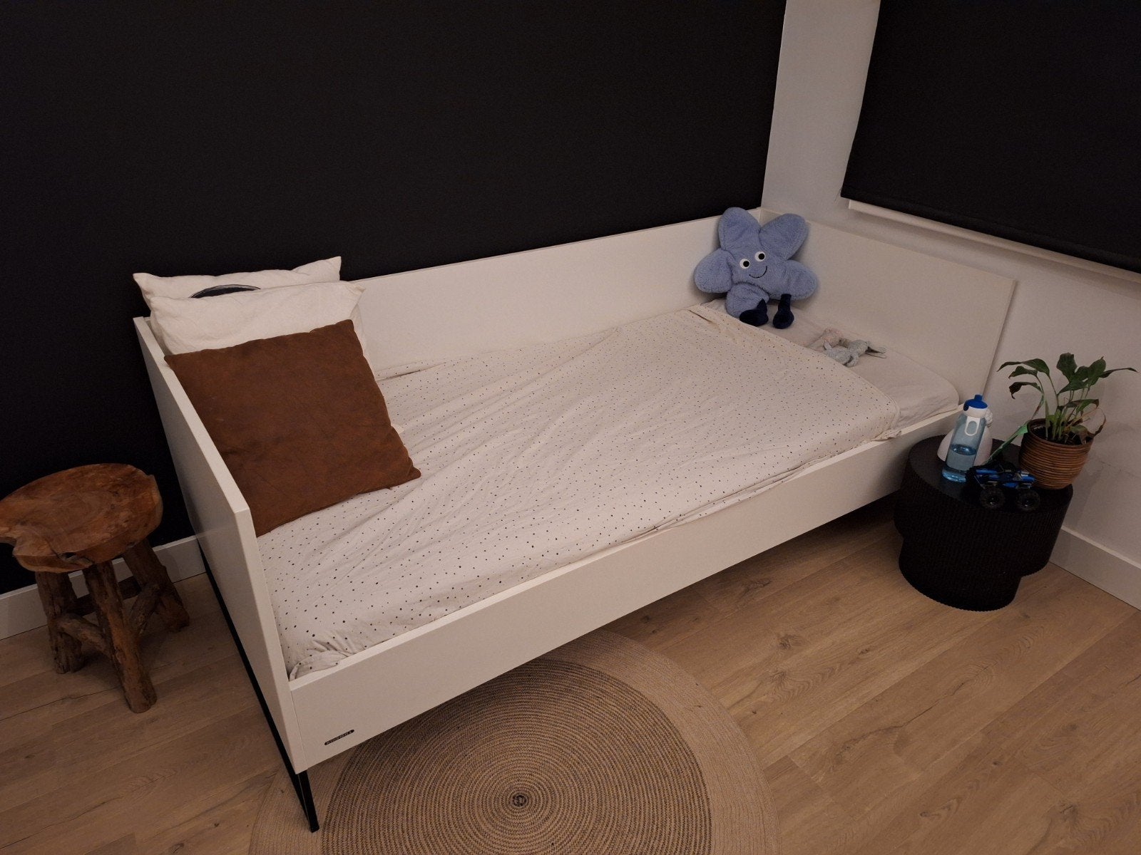 Kidsmill bed - met zwart metalen onderstel., Kinderen en Baby's, Kinderkamer | Bedden, 85 tot 100 cm, Ophalen of Verzenden, Zo goed als nieuw