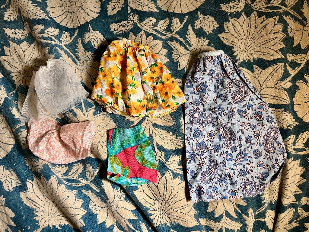 Vintage retro barbie sindy fleur rokjes kleding barbiekleren, Ophalen of Verzenden, Zo goed als nieuw, Kleertjes