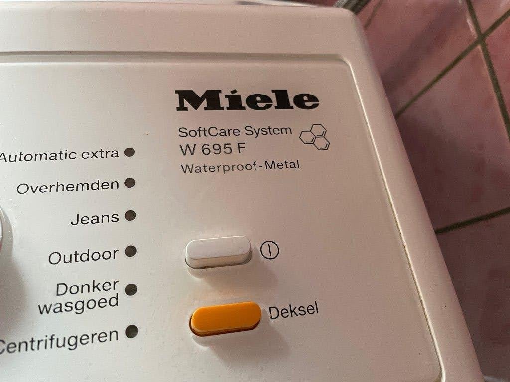 wasautomaat Miele W695F, Ophalen, 1200 tot 1600 toeren, 4 tot 6 kg, Bovenlader