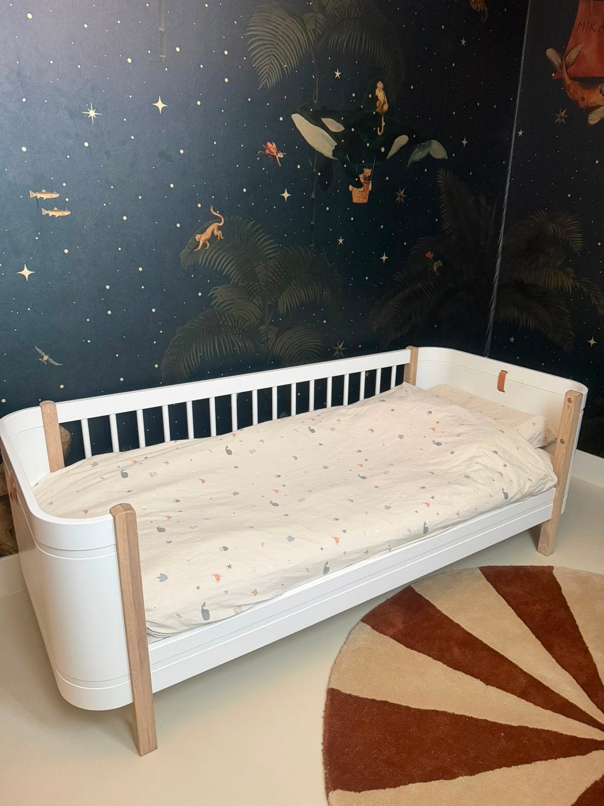 Stokke Sleepi Mini V3 Ledikant - Wit met Houten Poten, Nederland, 70 tot 85 cm, Ophalen of Verzenden, Zo goed als nieuw