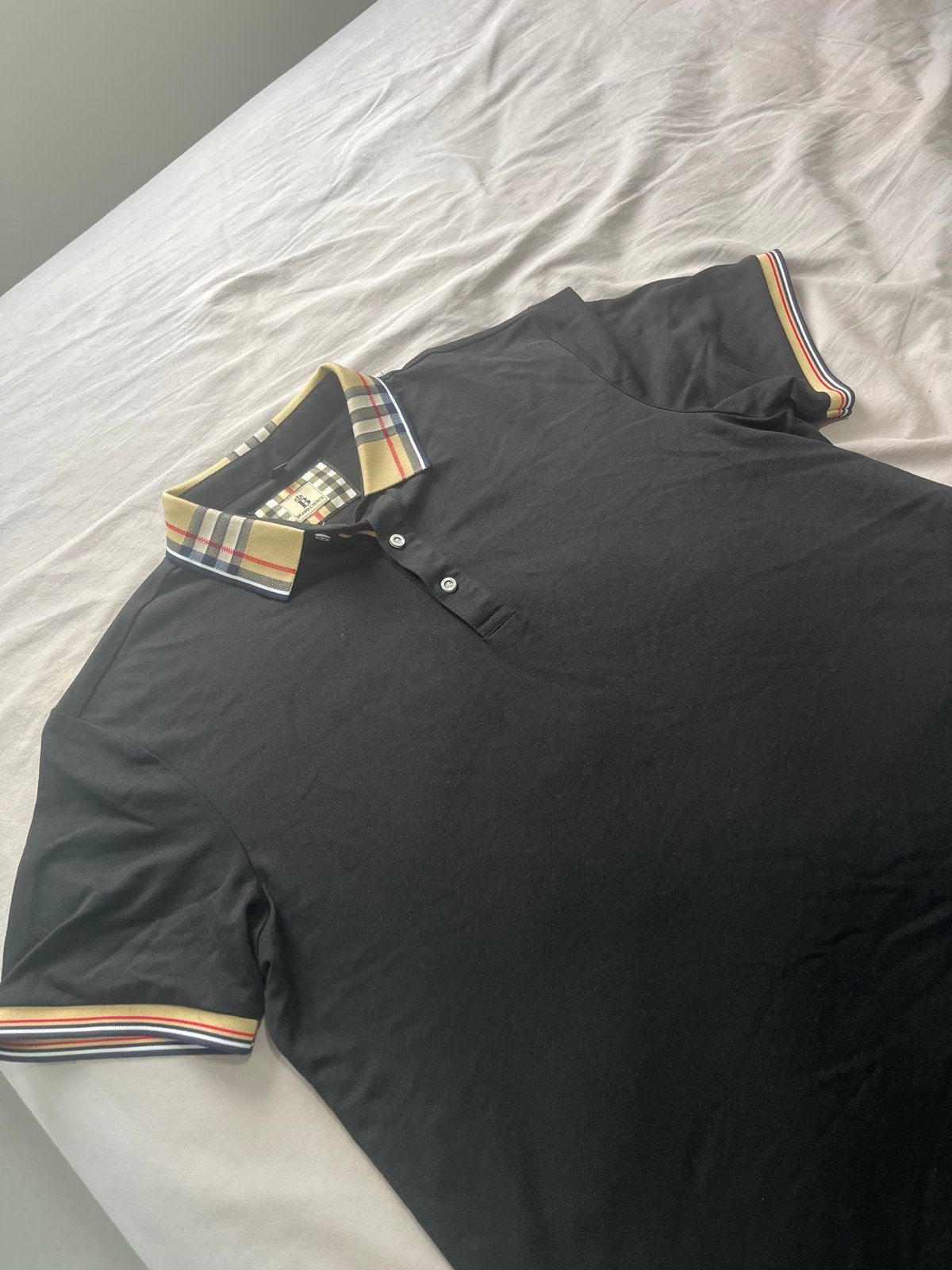 Zwart burberry poloshirt met geruite kraag - Maat L, Kleding | Heren, Ophalen of Verzenden, Nieuw, Maat 52/54 (L), Zwart