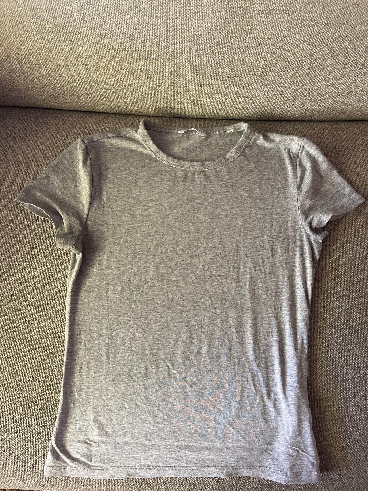 Grijs basic T-shirt met korte mouwen van Amy & Ivy, Kleding | Dames, T-shirts, Ophalen of Verzenden, Zo goed als nieuw, Korte mouw